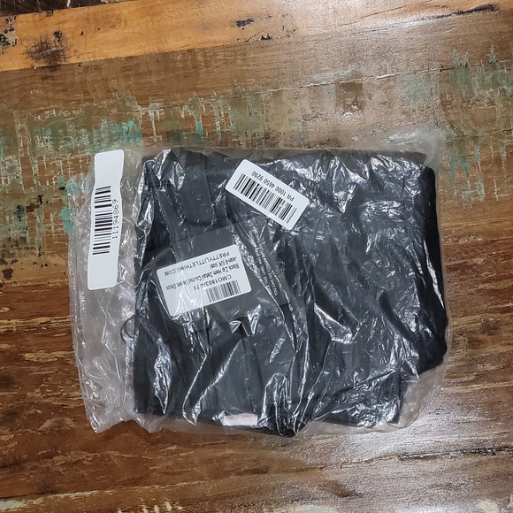 Pretty Little Things Women's Black Zip Hem Detail Coated Denim Disco Jeans - Picture 2 of 3